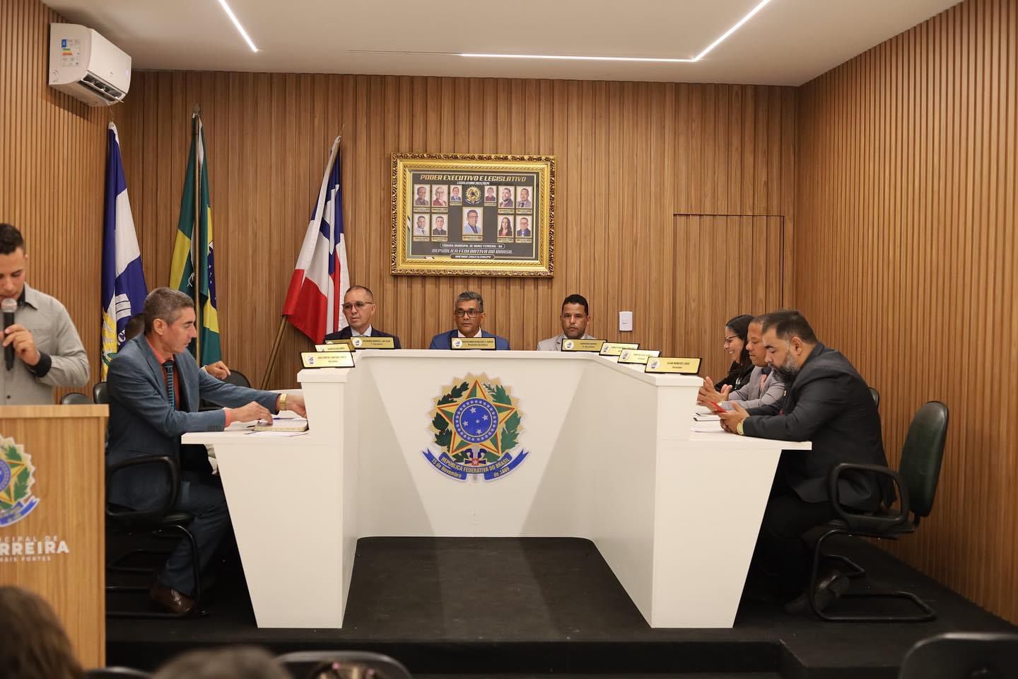 Câmara Municipal é reinaugurada em Muniz Ferreira com sessão solene